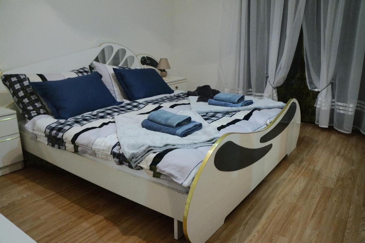 Guest House Lona 골루바츠 외부 사진