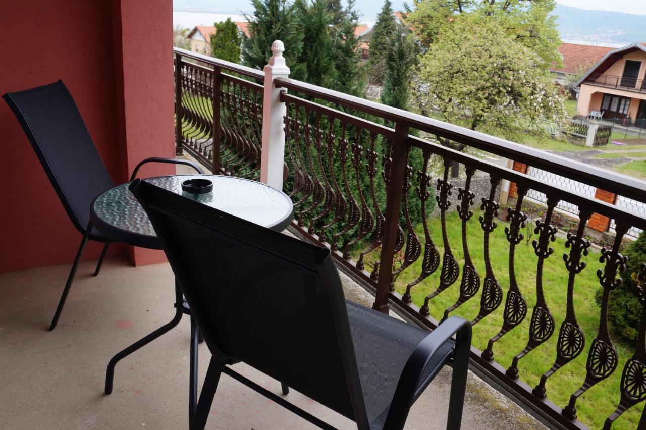 Guest House Lona 골루바츠 외부 사진