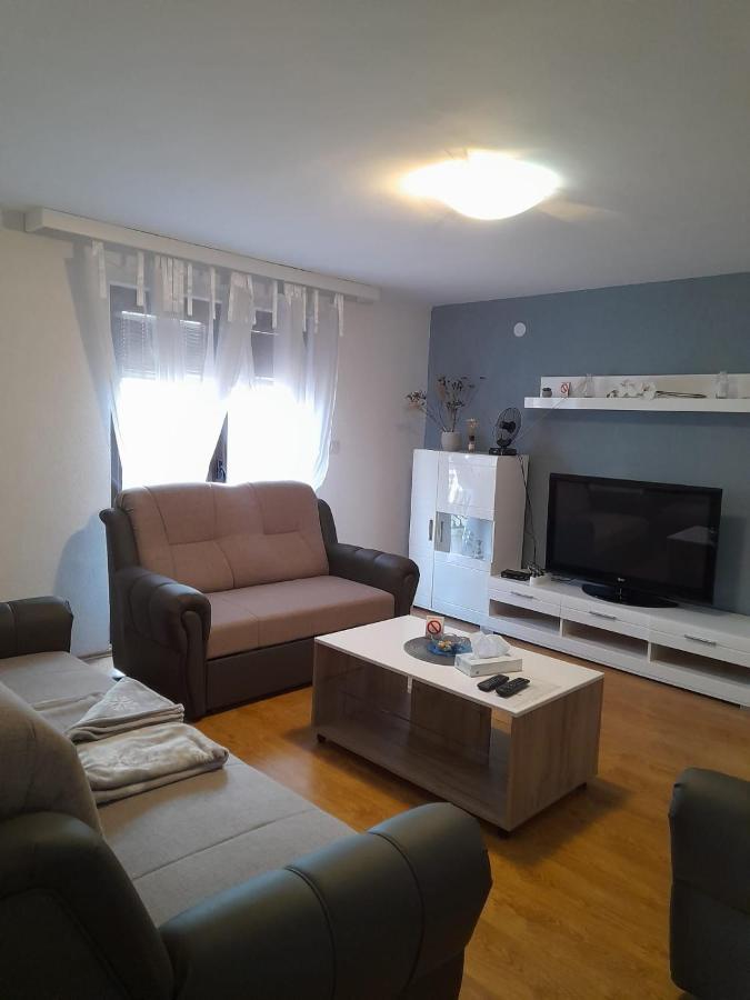 Guest House Lona 골루바츠 외부 사진